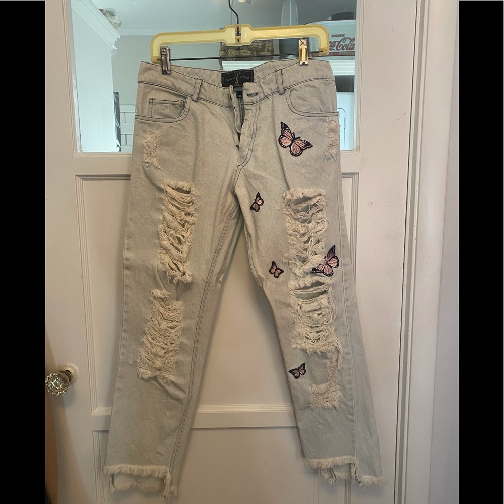 ❌SOLD ❌ American Vintage Distressed Jeans
